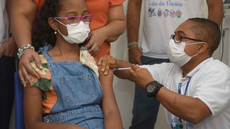 Salvador aplica vacina contra a Covid-19 para residentes de todas as cidades da Bahia na quarta-feira