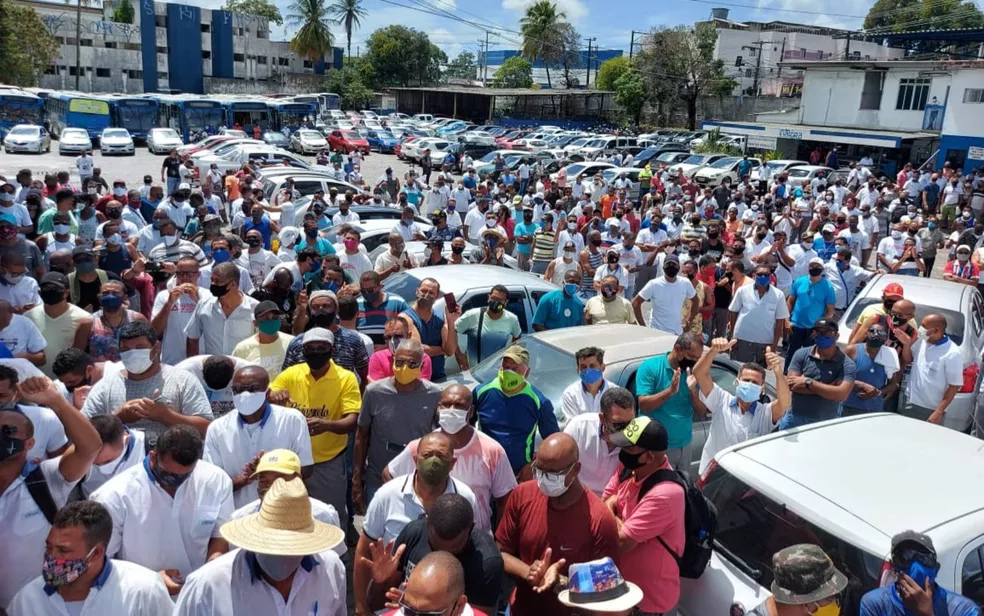 Trânsito segue com pontos de lentidão na região da rodoviária de Salvador por causa do protesto dos demitidos da extinta CSN