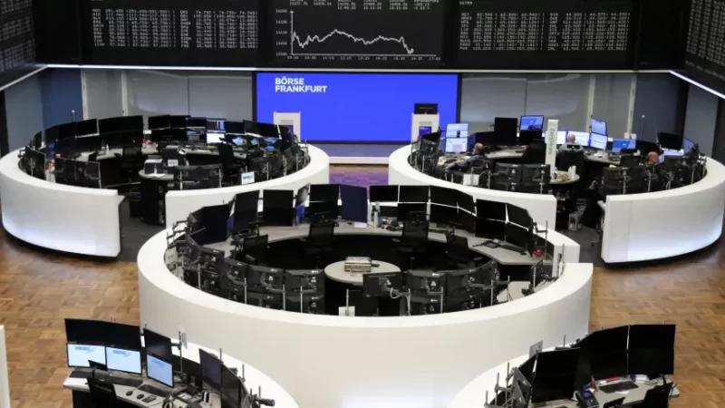 Ações europeias revertem perdas após BC britânico intervir no mercado de títulos