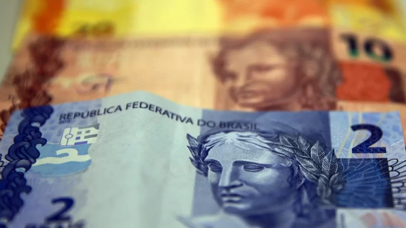 Governo edita MP que reajusta salário mínimo a R$ 1.302 a partir de 1º de janeiro