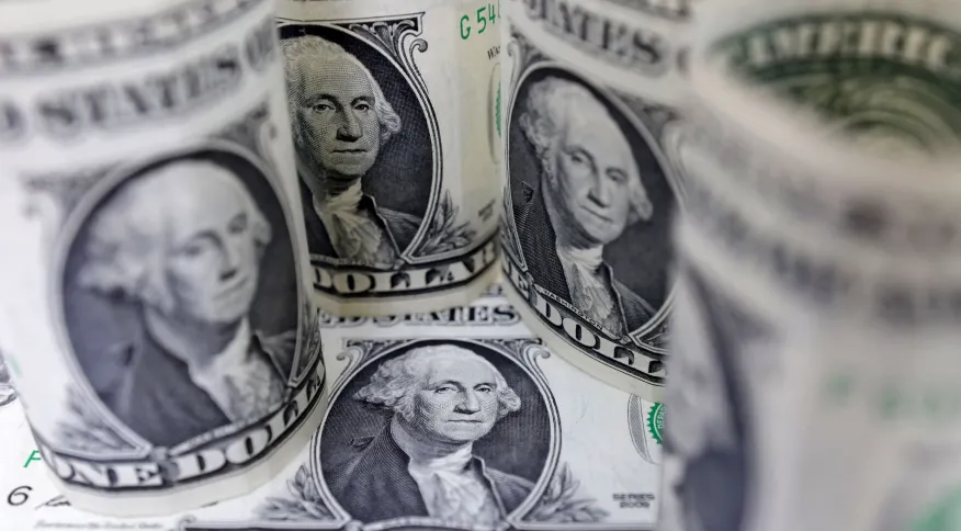 Ibovespa opera em alta após leitura de PEC da Transição; dólar cai