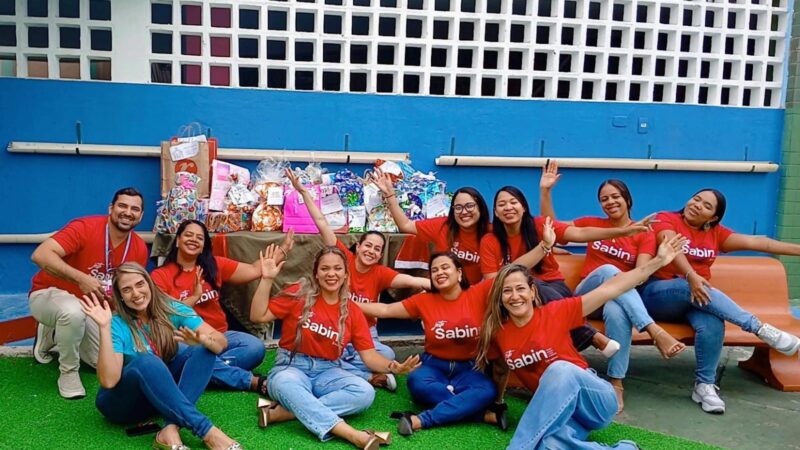 Instituto Sabin promove Natal solidário e presenteia crianças da OAF